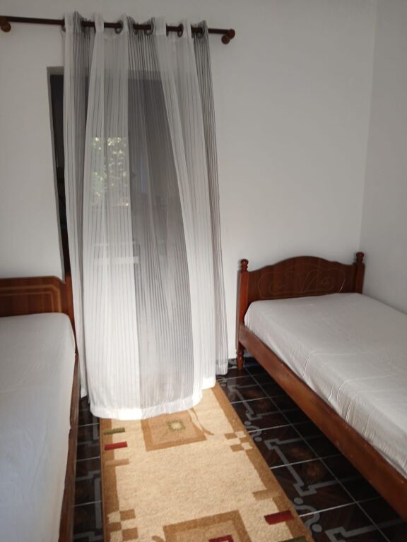 Apartament me qera