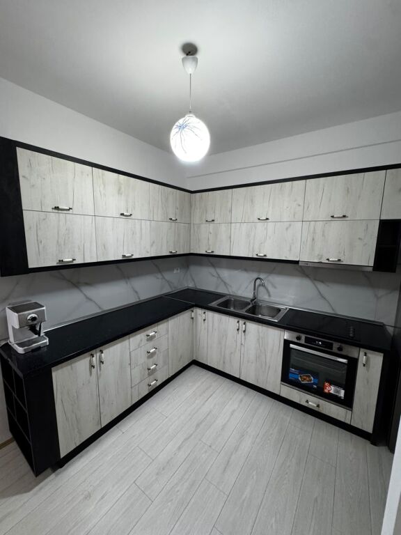 Affittasi 2+1+2 Astir ( GREEN CITY)  