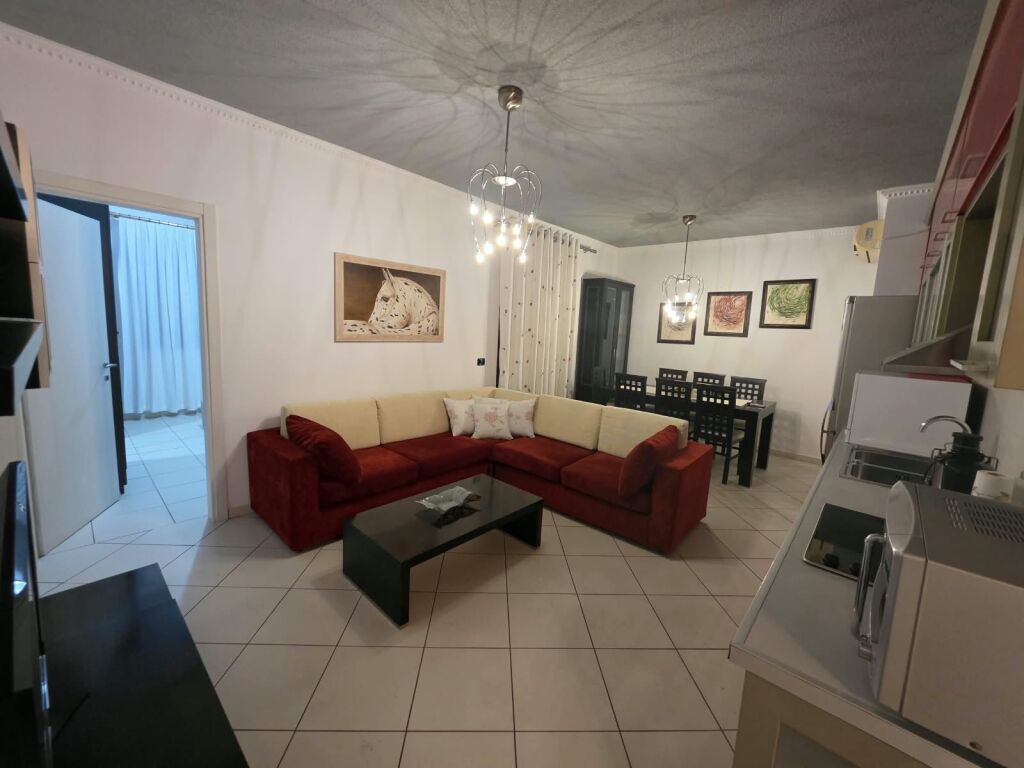🏡 Appartamento 2+1 in affitto  📍Prestiggi, Via Jordan Misja   🏢 8° piano  🛗 2 ascensori   💰 Prezzo: 65.000 Lek  🛜 Internet incluso