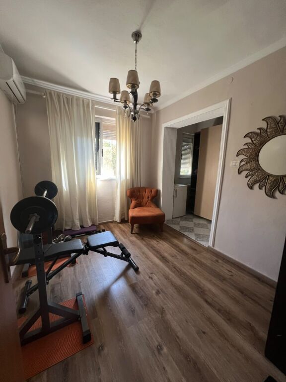 21-Dicembre, Appartamento 2+1 con ipoteca in vendita.
