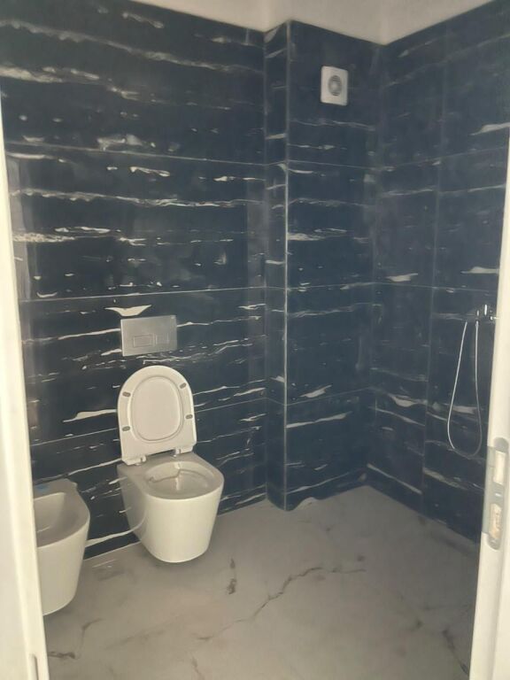 Qera | Ambjent Biznesi | Kamëz | 700 €/muaj i diskutueshëm
