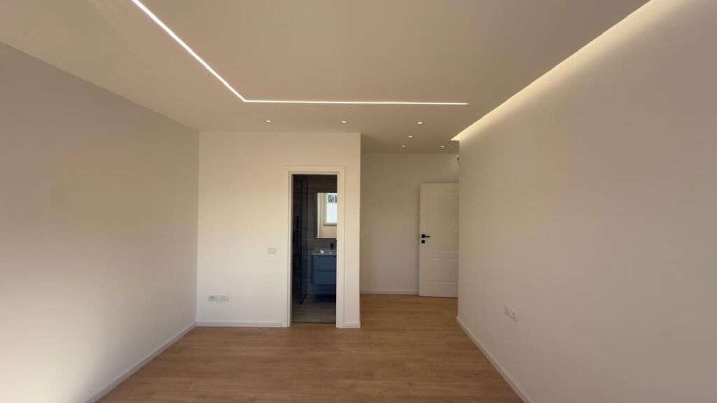 Apartament ne Shitje 2+1 prane 21 Dhjetorit