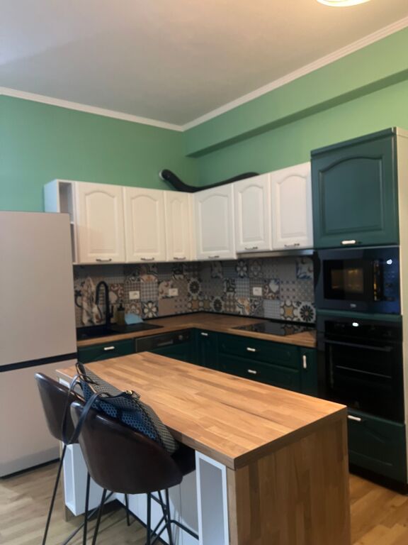 Jepet me qira apartament 2+1+2+Post Parkimi ne Mangalem 21, Ali Demi