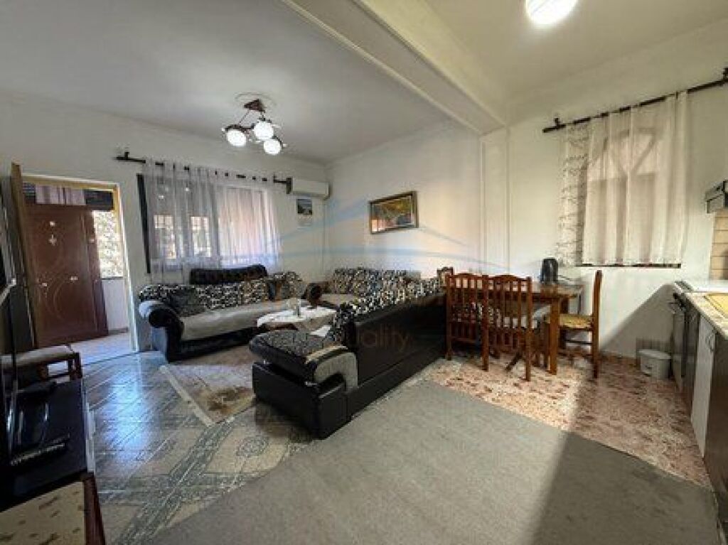 Shitet, Apartament 1+1, Tirane