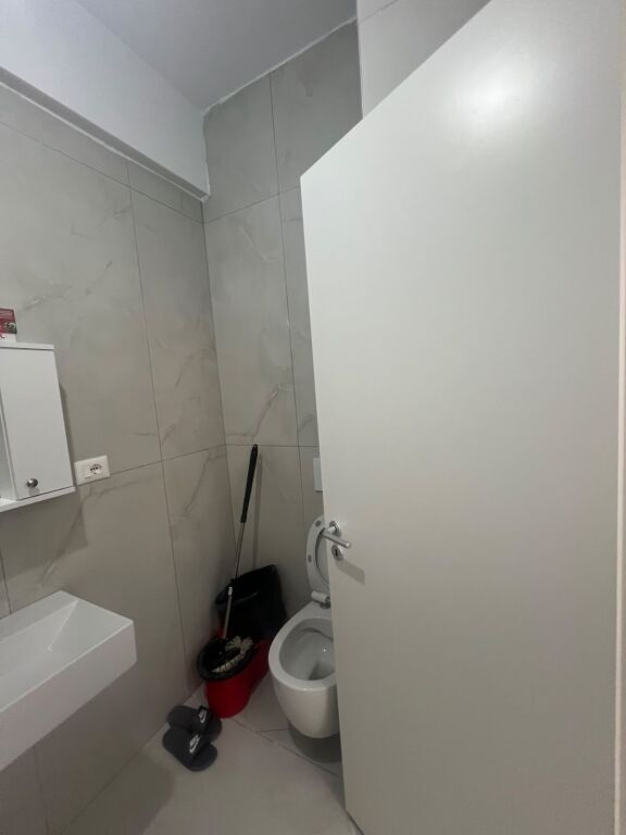 Apartament me qera 1+1