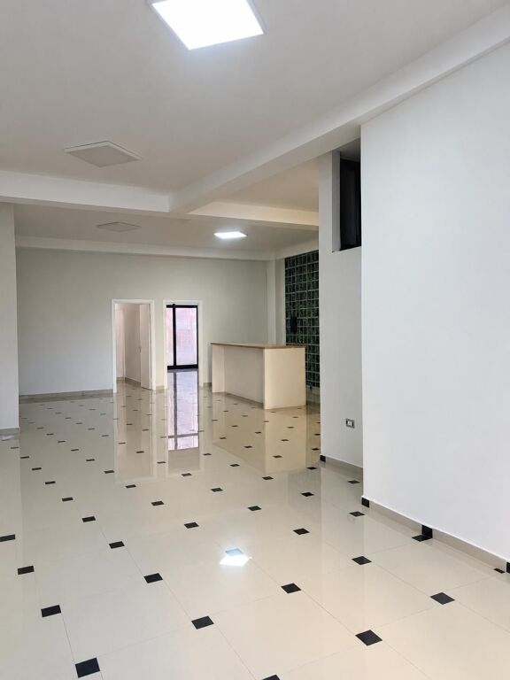 NEGOZIO/UFFICIO IN AFFITTO A ASTIR 40.000ALL/MESI!