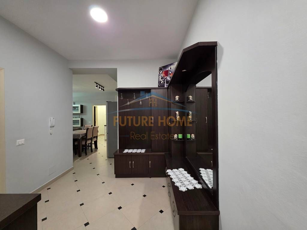 Qera,Apartament 2+1+2 ,Yzberisht