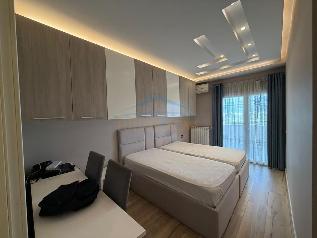 Qera , Penthouse , Liqeni i thate , Tirane