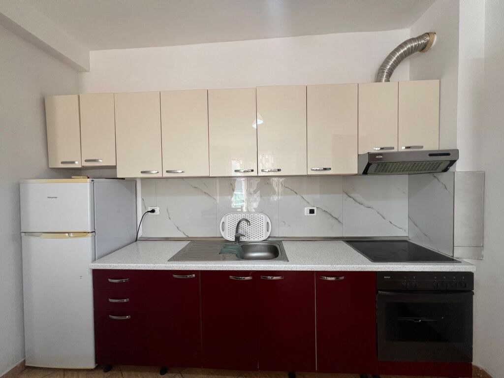 Apartment 2+1 at Rrota e Kuqe, Beach