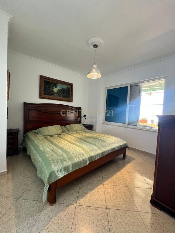 Jepet me Qera Apartament 3+1+2 me Pamje Deti, Golem!
