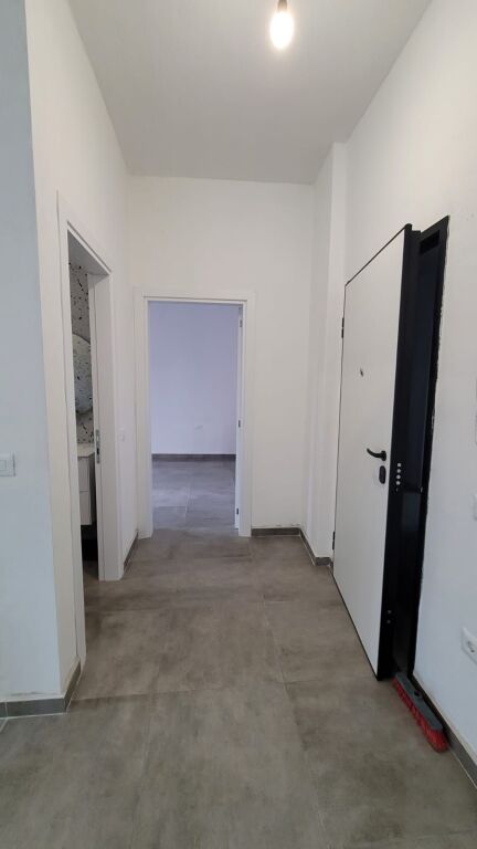 OFFICE FOR RENT 56 M2 21 DECEMBER 65,000 LEKE