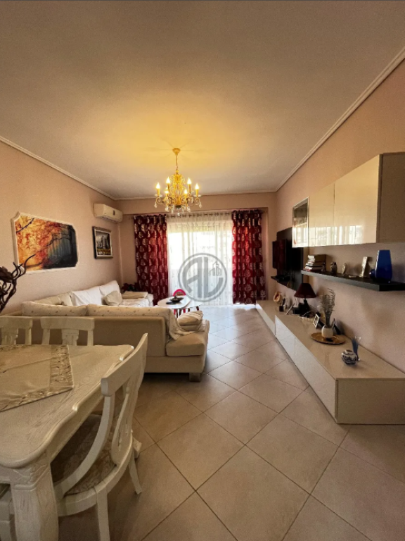 Apartament 2+1 per Qira prane UKD