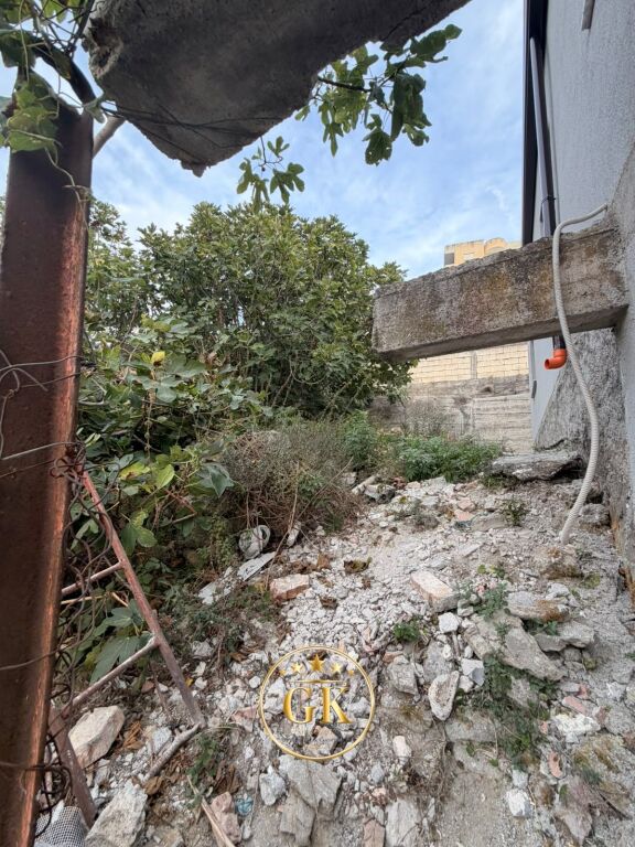 SHITET SHTEPI PRIVATE PRAN SHKOLLES HAJDAR DUDHI LAGJA E RE DURRES