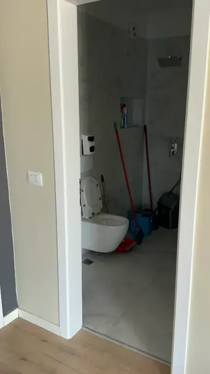 Rent | Ambjent Biznesi | Zogu i Zi | 2300 €/month