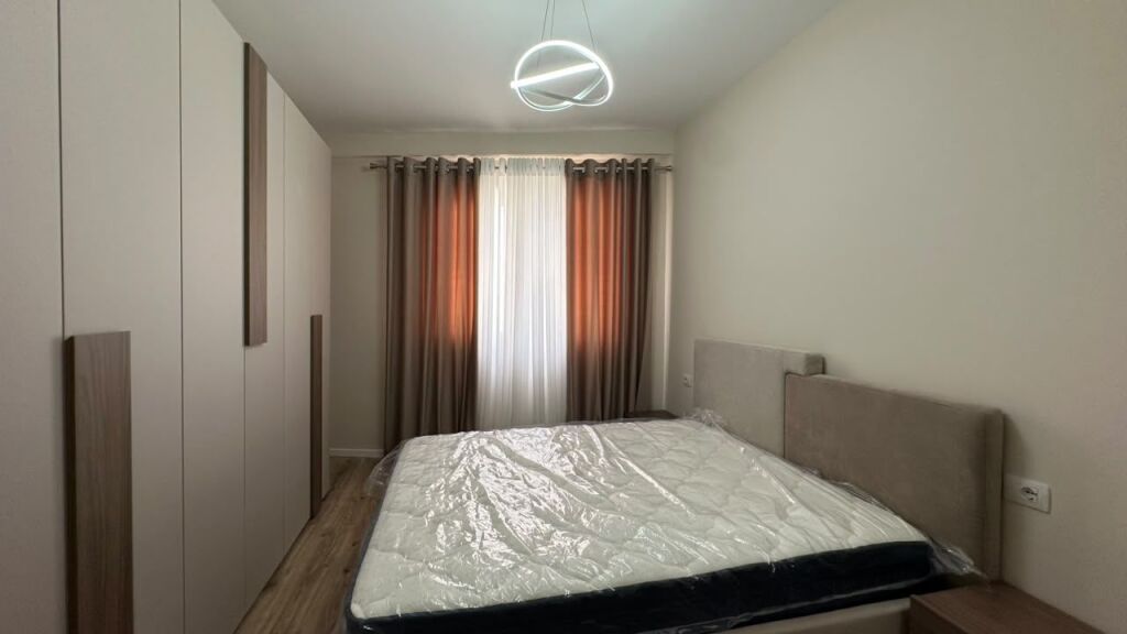 Apartament 1+1+ post parkimi per qera tek E88 Laprake !