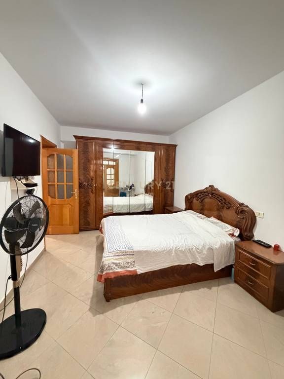 APARTAMENT 3+1 ME QIRA TEK SHKOLLA E BASHKUAR – I BOLLSHEM, KOMOD DHE IDEAL PËR FAMILJE!!