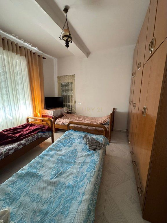 SHITET APARTAMENT 3+1+2 + POST PARKIMI PRANE TREGUT FSHATAR!