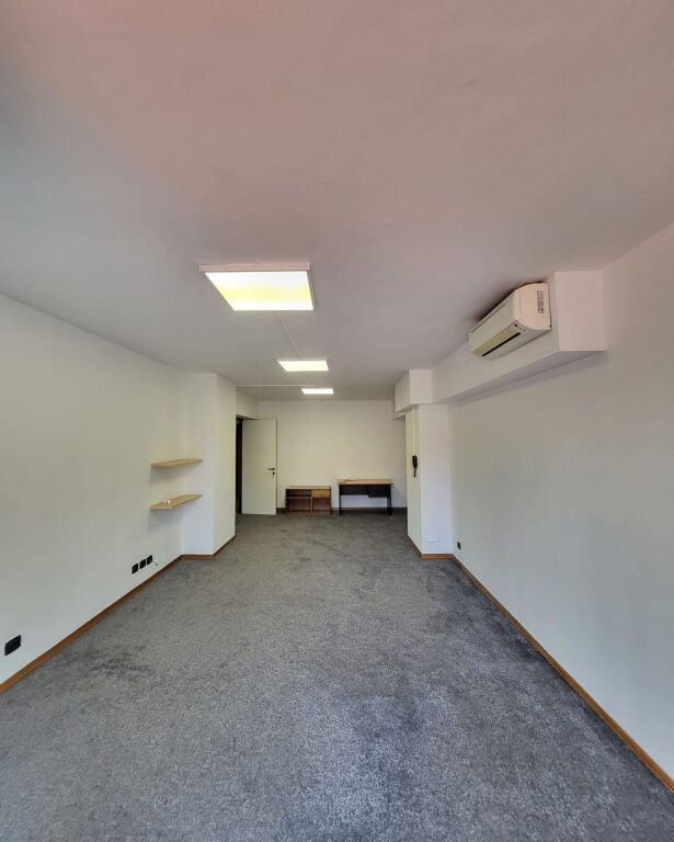 🏢 JEPET ME QIRA – ZYRË NË QENDËR