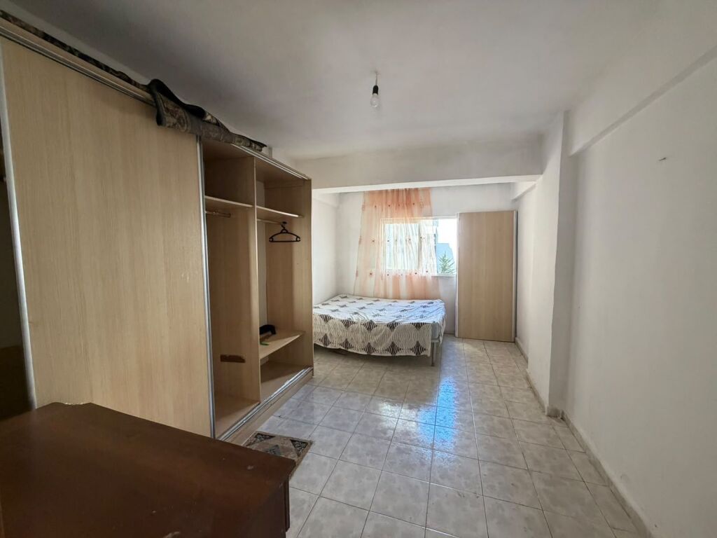 Shitet Apartament 1+1 ne Plazh