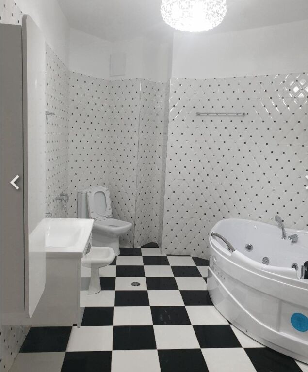 Affitto | Apartament 3 + 1 + 3 | Rruga Peti | 1000 €/mese