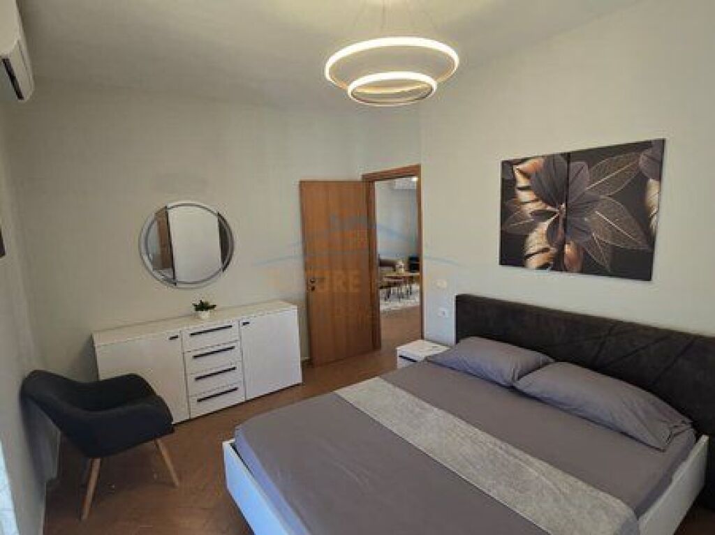 Shitet , Apartament 2+1+2 , Selvia , Tirane