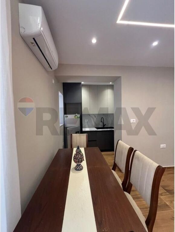 Apartament 3+1 me qira te Medrese, Rruga e Dibres