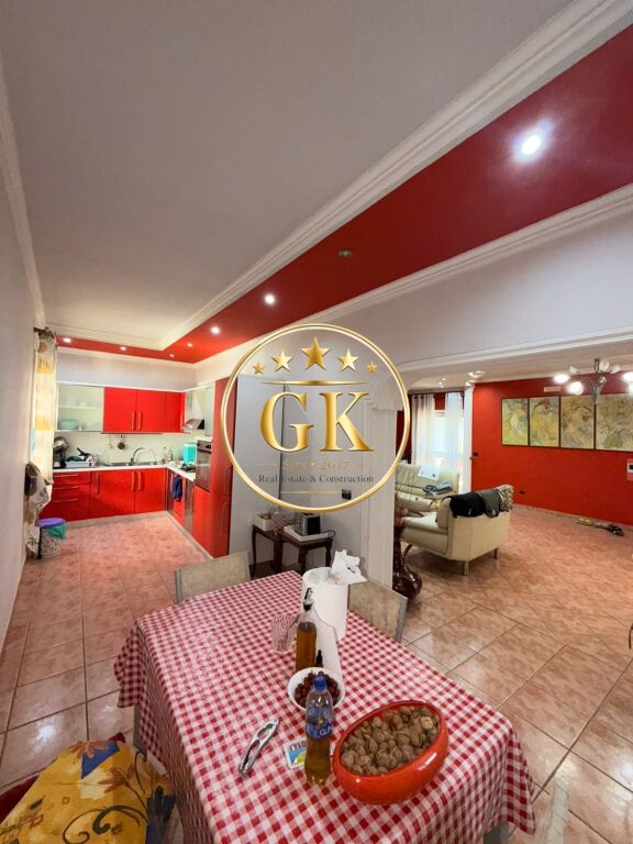 SHITET APARTAMENT 2+1+2+VERAND+TARRAC + 1POST PARKIMI PRANVERA DURRES