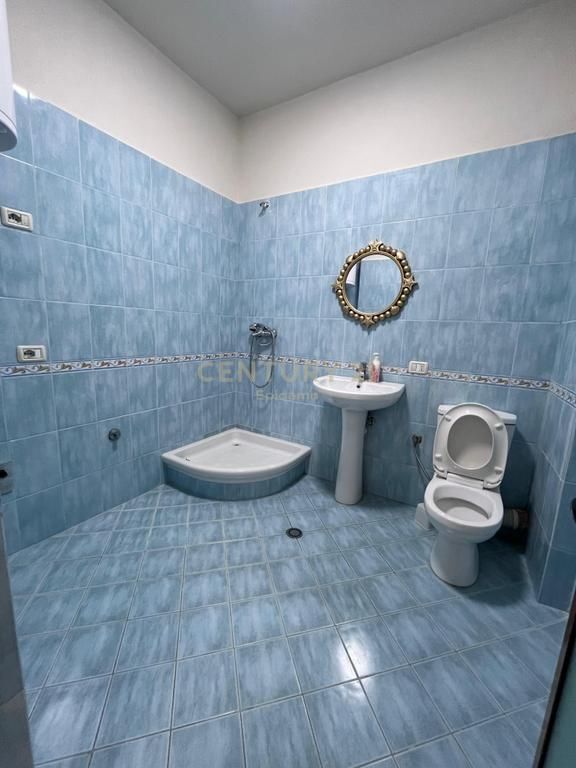 Shitet Apartament 2+1+2 në Plazh, Rrota e Kuqe