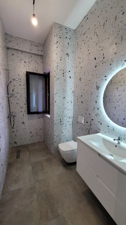 OFFICE FOR RENT 56 M2 21 DECEMBER 65,000 LEKE