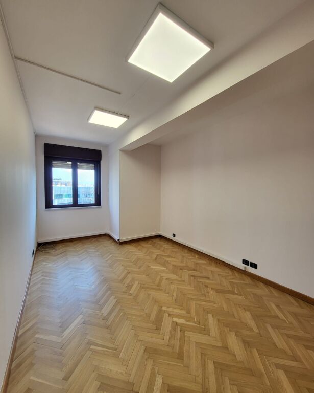 🏢 JEPET ZYRË ME QIRA – QENDËR