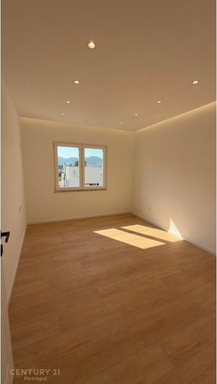 SHITET | APARTAMENT 2+1 te 21 Dhjetori |Pas ish-UET