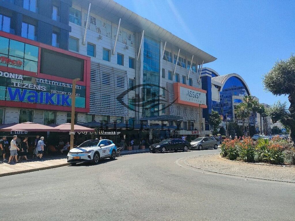 FOR RENT – BUSINESS PREMISES 100 M² WITH STREET VIEW!