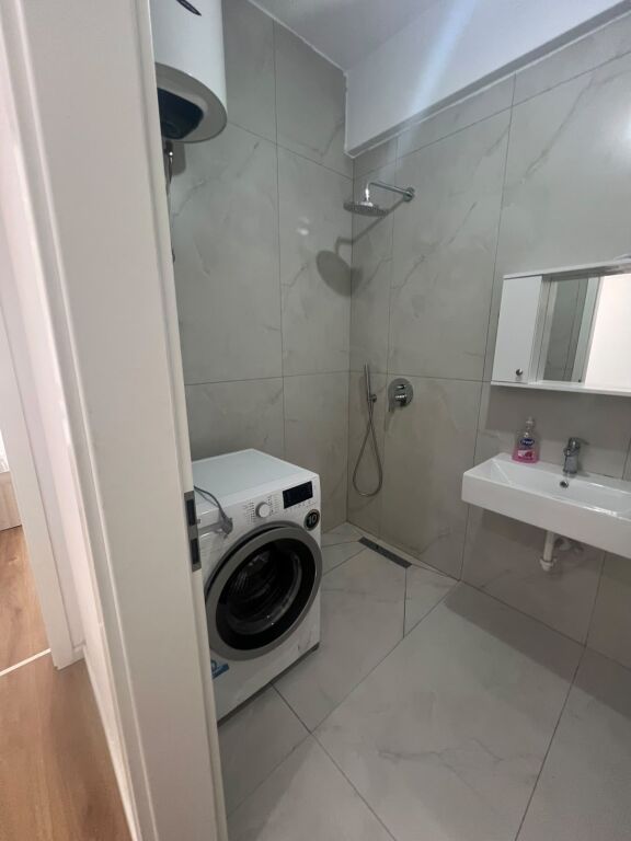 Apartament me qera 1+1