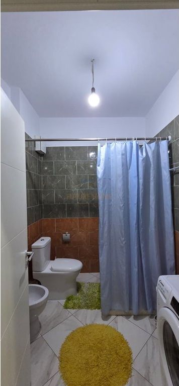 SHITET, APARTAMENT 2+1, KOMPLEKSI TOM DOSHI, Tiranë.