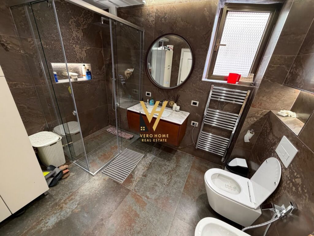 SHITET APARTAMENT 2+1+2+VERANDE TE STADIUMI DINAMO 30.000.000 LEKE
