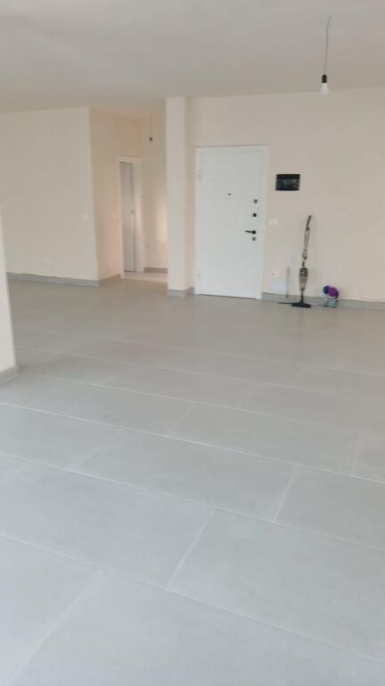 Ufficio in Affitto al Nuovo Boulevard (ID BZ21055) Tirana