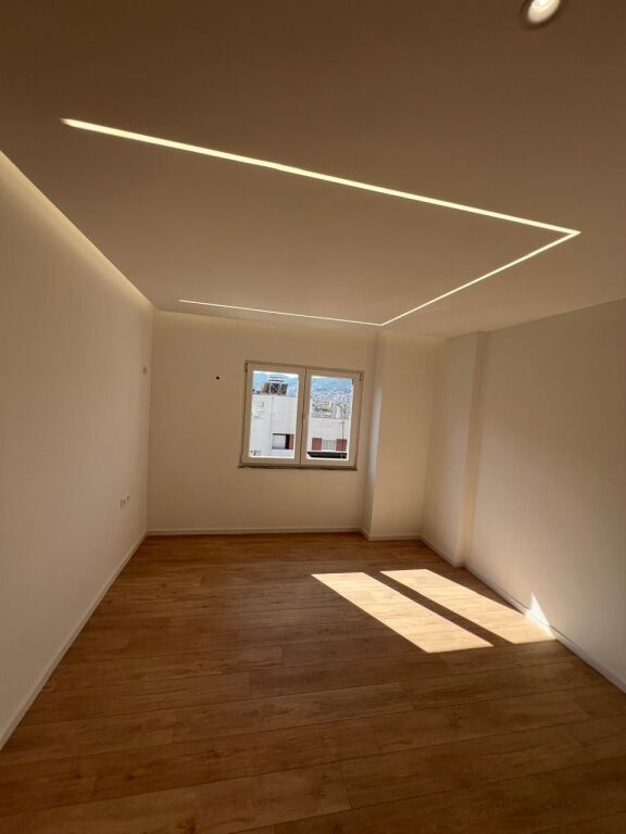 Apartament ne Shitje 2+1 prane 21 Dhjetorit