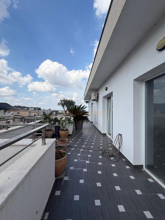 Qera , Penthouse , Liqeni i thate , Tirane