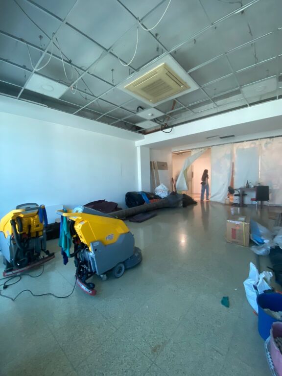 FOR RENT – BUSINESS PREMISES 100 M² WITH STREET VIEW!