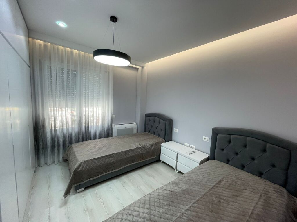 🏡 Jepet me qira apartament 2+1+2 pranë Ambasadës Amerikane!