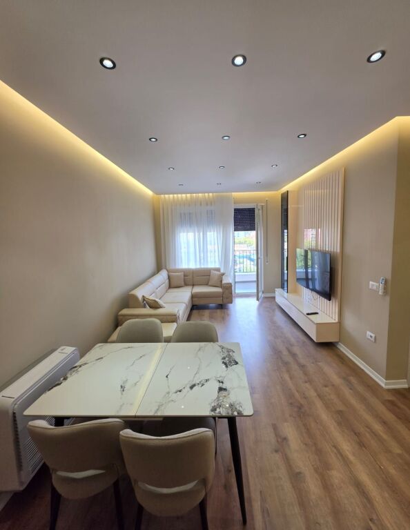 Qera | Apartament 1 + 1 | Rruga 5 Maji, Concord Center| 600 €/muaj