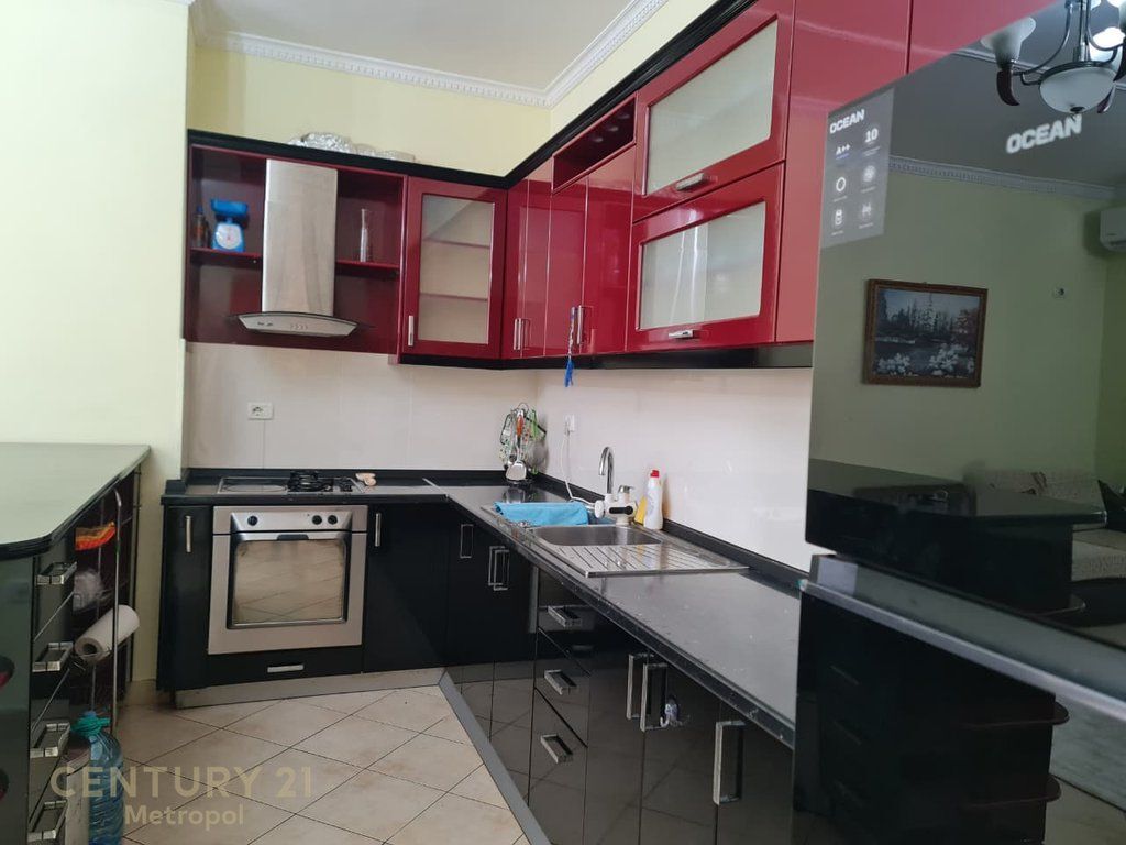 Jepet me qira apartament 2+ 1+2,prane Rrezidences Kodra e Diellit !