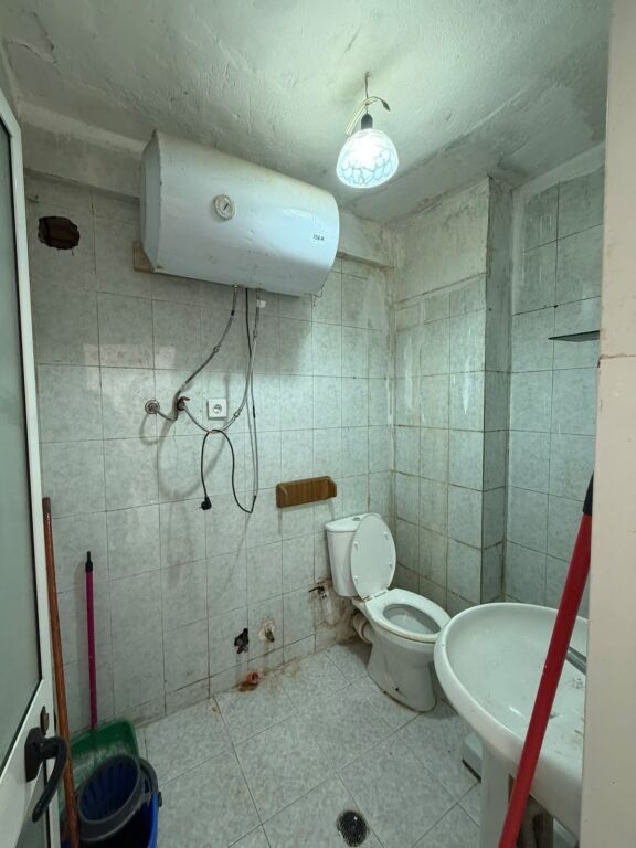 Shitet Apartament 1+1 ne Plazh