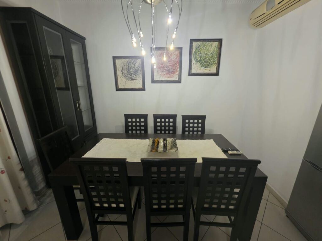🏡 Appartamento 2+1 in affitto  📍Prestiggi, Via Jordan Misja   🏢 8° piano  🛗 2 ascensori   💰 Prezzo: 65.000 Lek  🛜 Internet incluso