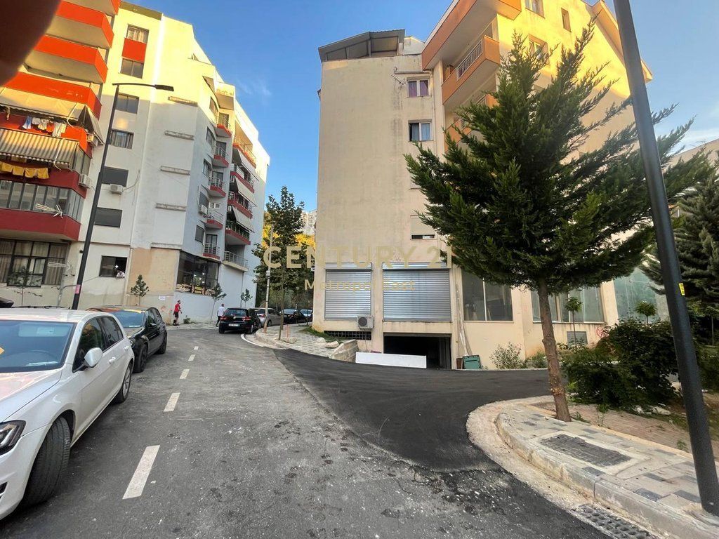 JEPET ME QIRA APARTAMENT 3+1 I MOBILUAR, NE ZONEN E FRESKUT