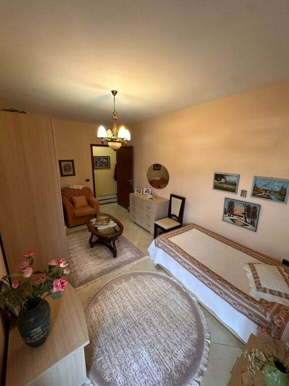 Apartament 2+1 per shitje tek Pallatet Cabej ne Misto Mame.