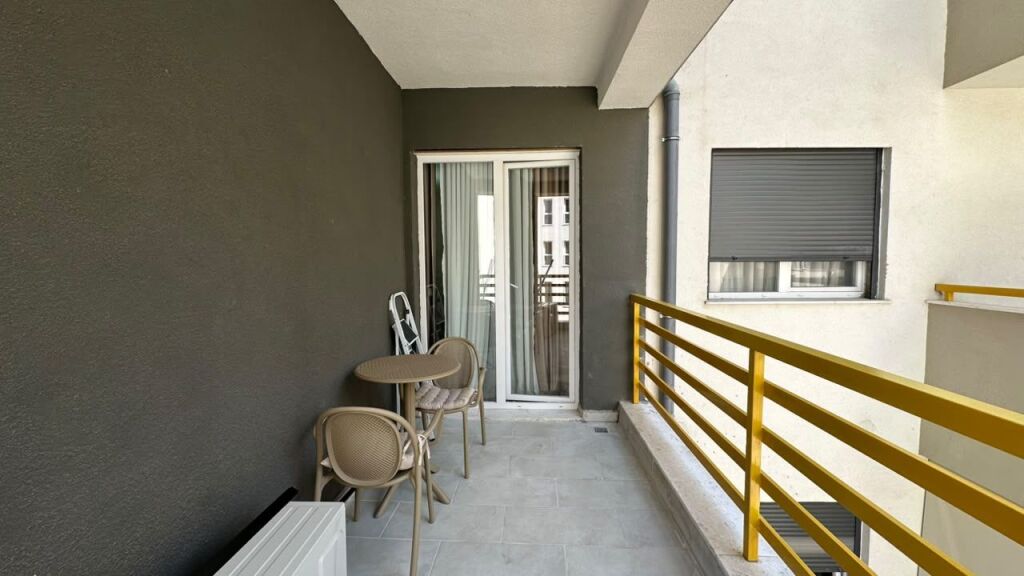 Apartament 1+1+ post parkimi per qera tek E88 Laprake !