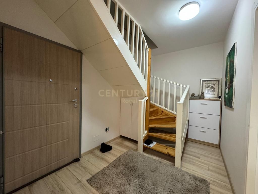 Jepet me qira dupleks 3+1+2 ne Komunen e Parisit