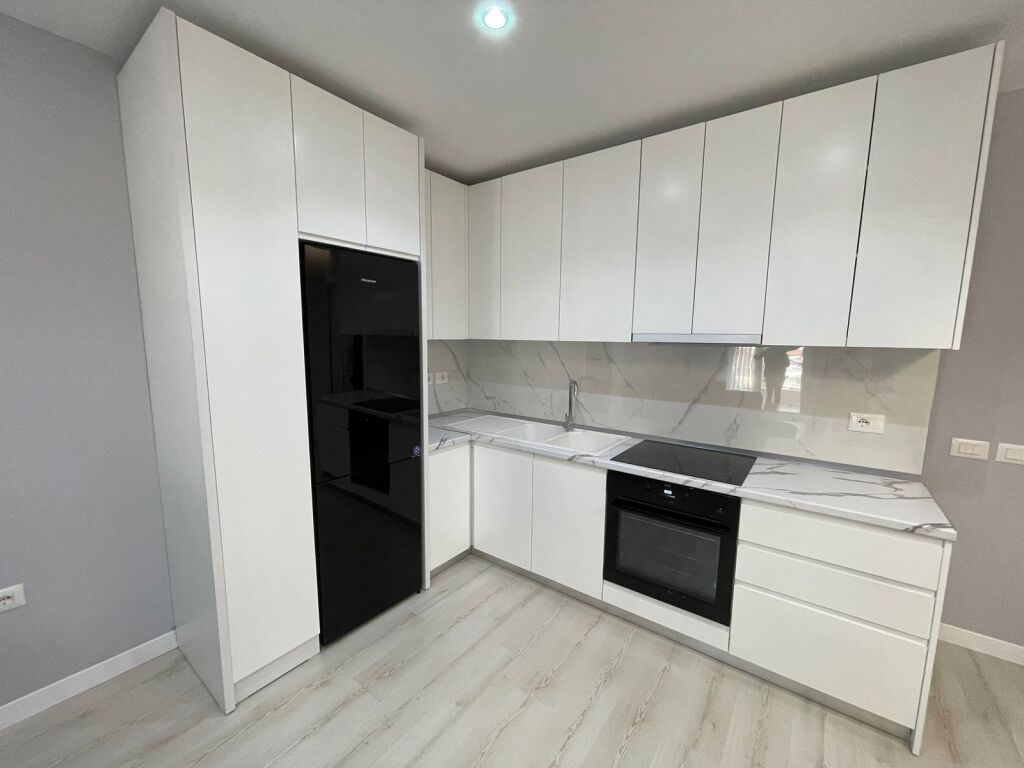🏡 Jepet me qira apartament 2+1+2 pranë Ambasadës Amerikane!