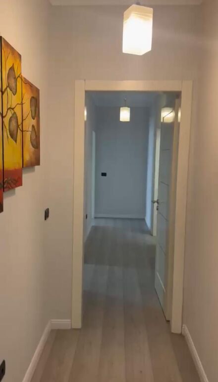 Qera | Apartament 3 + 1 | Rruga e Kavajës | 1200 €/muaj